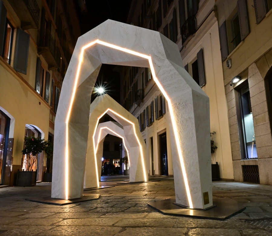 Quando la pietra diventa design: Prismatique porta il Bianco Sibillino nel cuore del Fuorisalone milanese